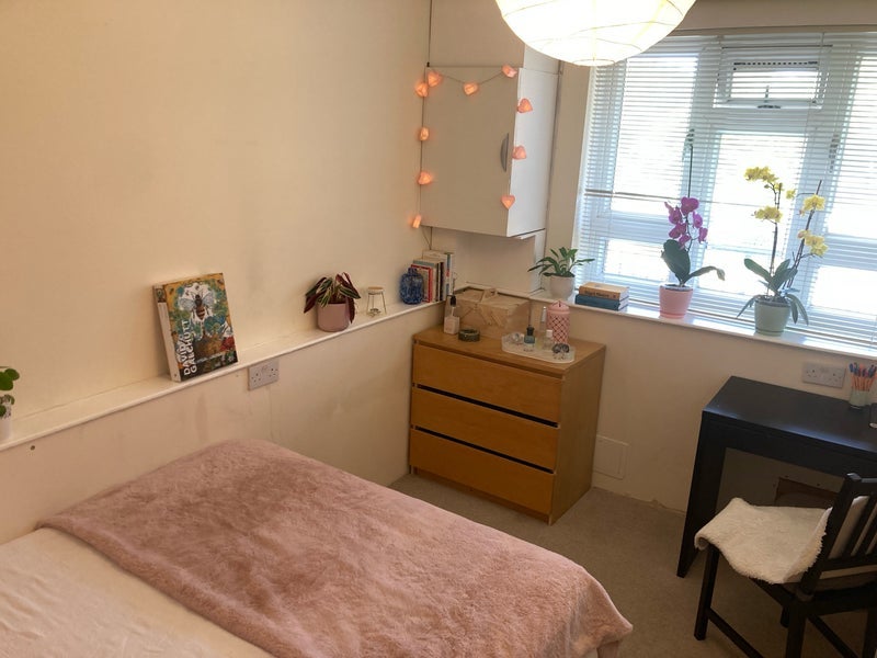 Room St. Thomas' Road in Greater London