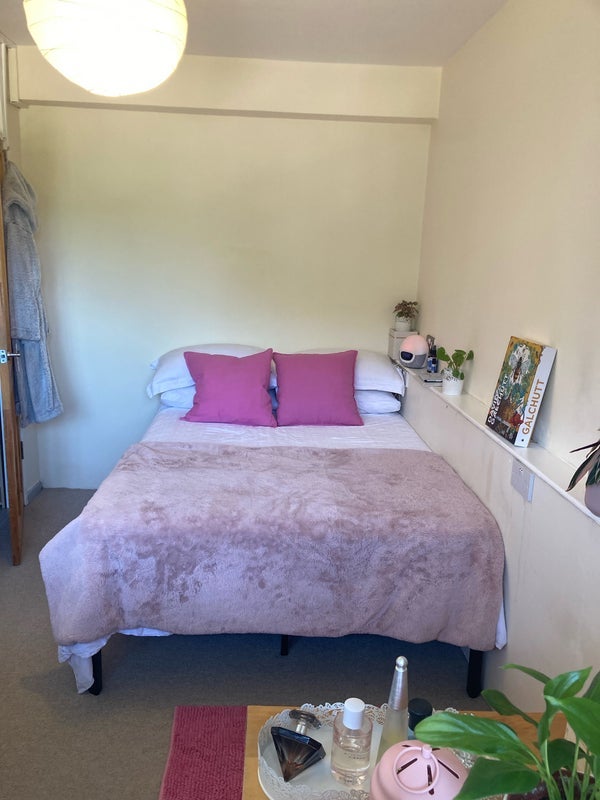 Room St. Thomas' Road in Greater London