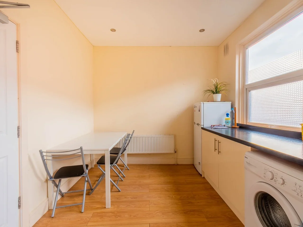 Room Hessel Street in Greater London