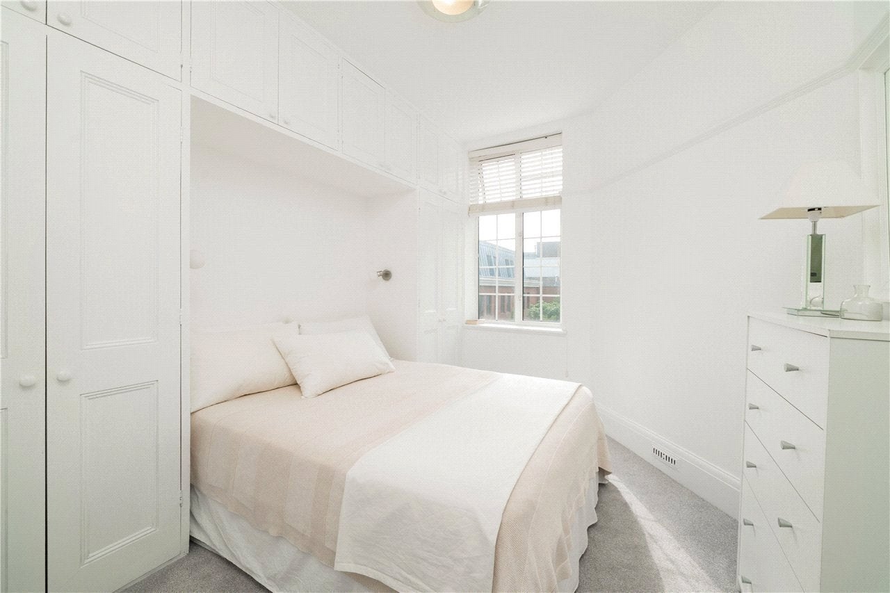 Flat Britten Street in Greater London