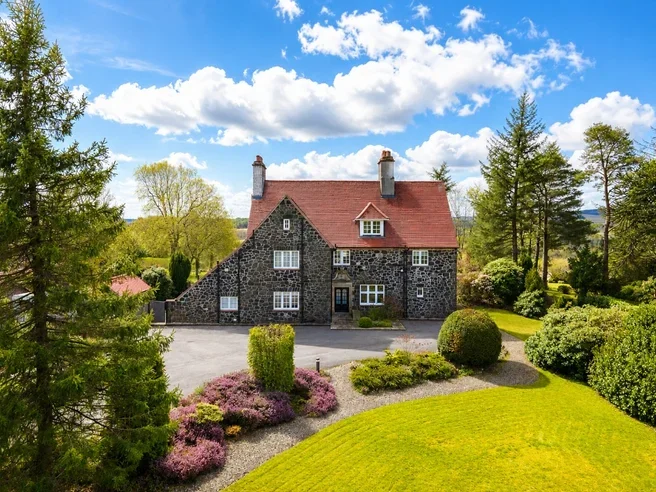 House Houston Road in Kilmacolm
