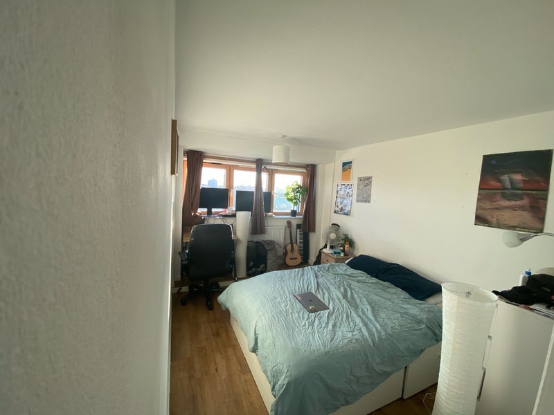 Room Culvert Road in Greater London
