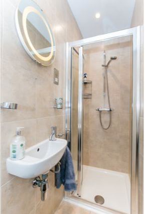 Flat Chamberlayne Road in Greater London