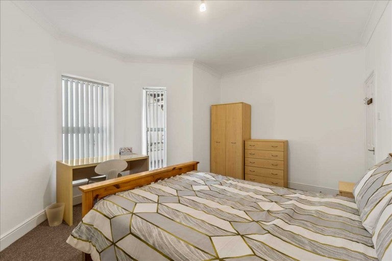 Flat Houndiscombe Road in Plymouth