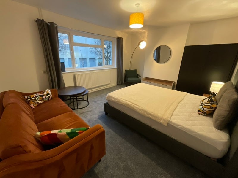 Room Hemsworth Street in Greater London