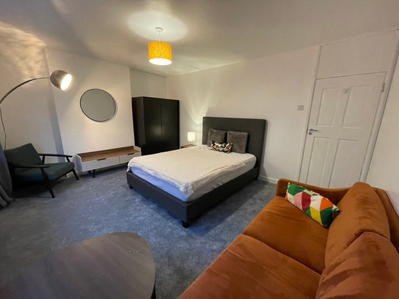 Room Hemsworth Street in Greater London