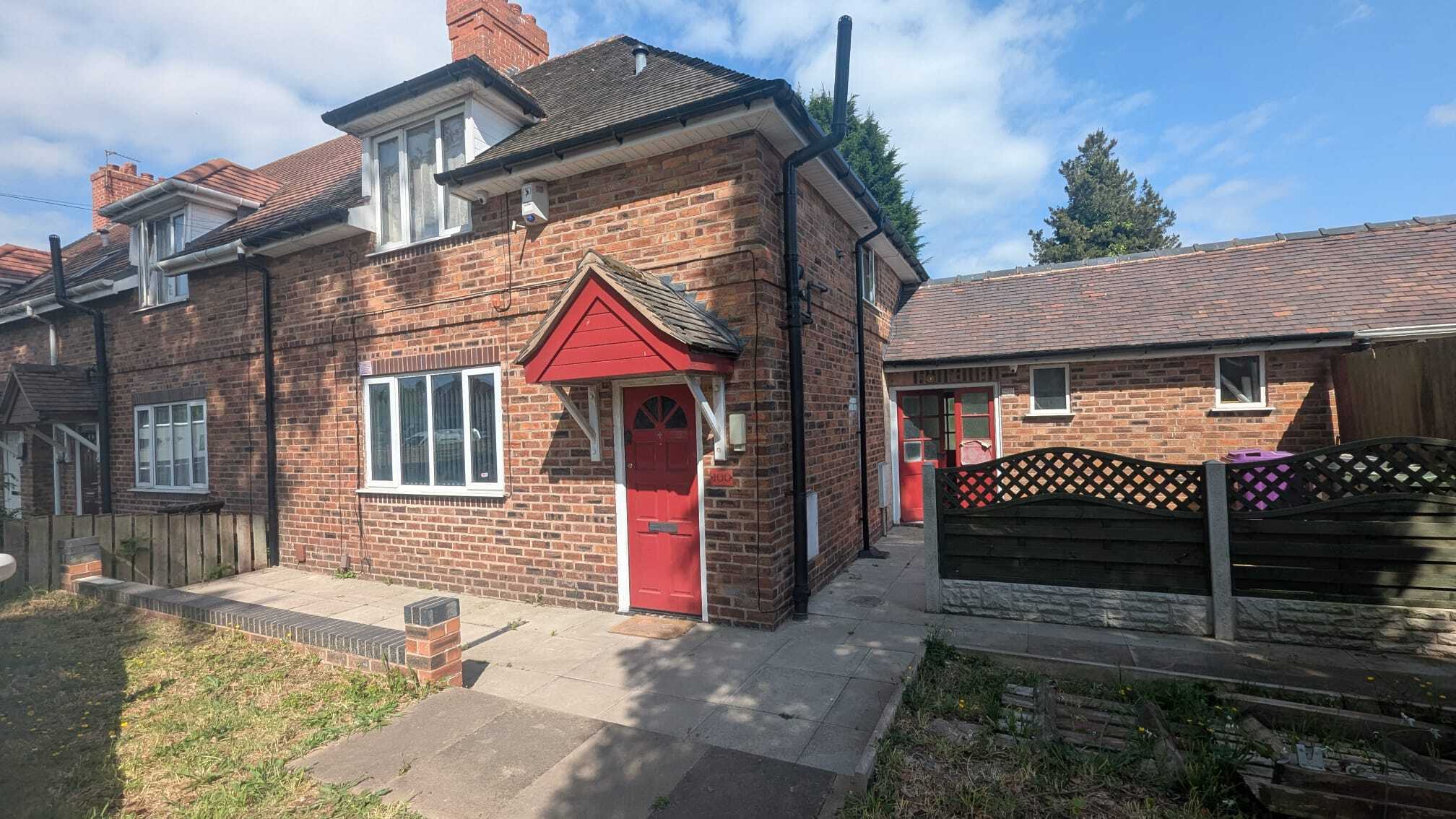 House Pendeford Avenue in Wolverhampton