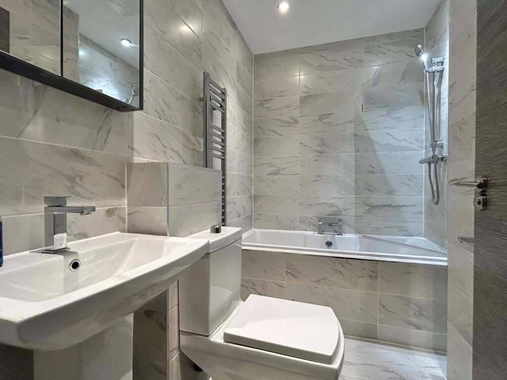 Flat Sydenham Road in Greater London