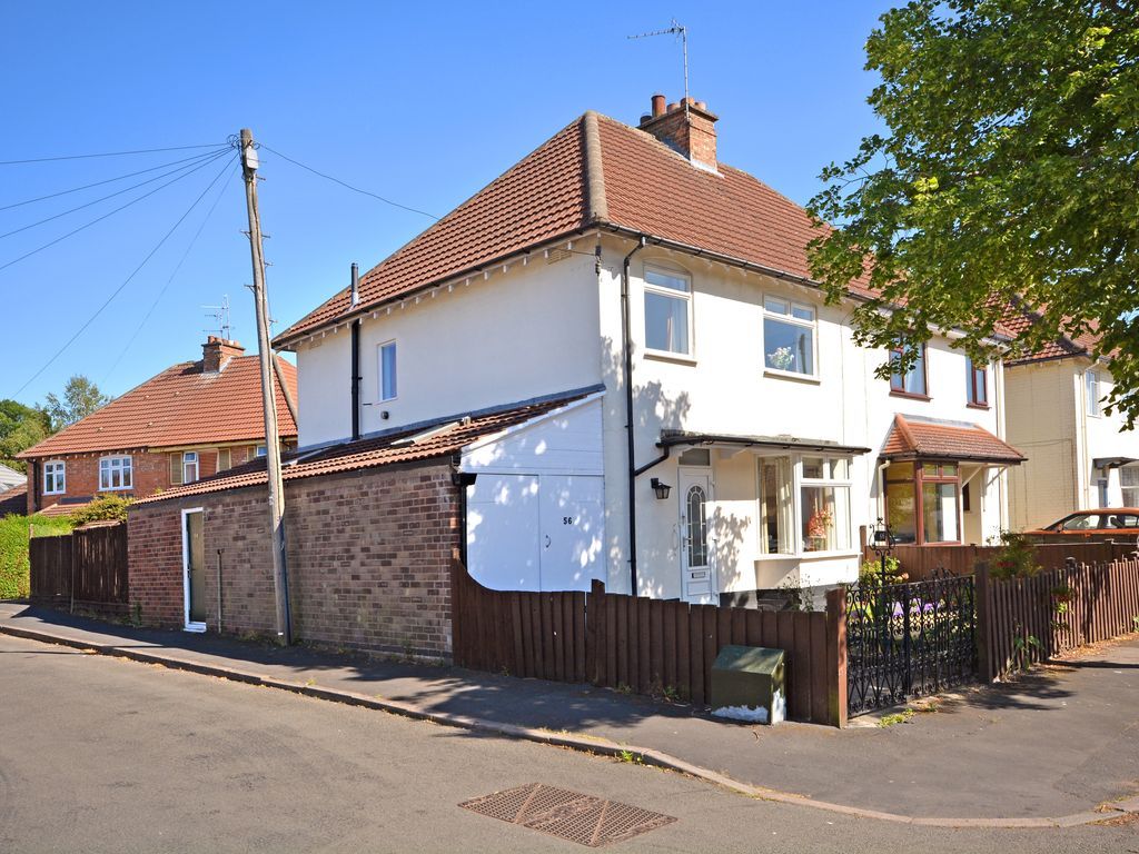 House Parkland Drive in Oadby and Wigston