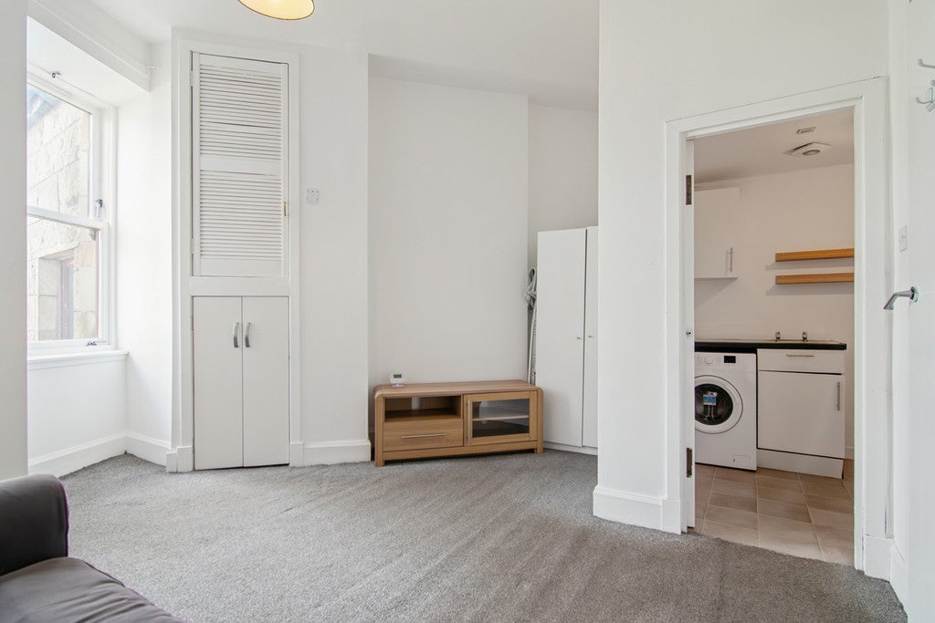 Flat Cathcart Road in Glasgow