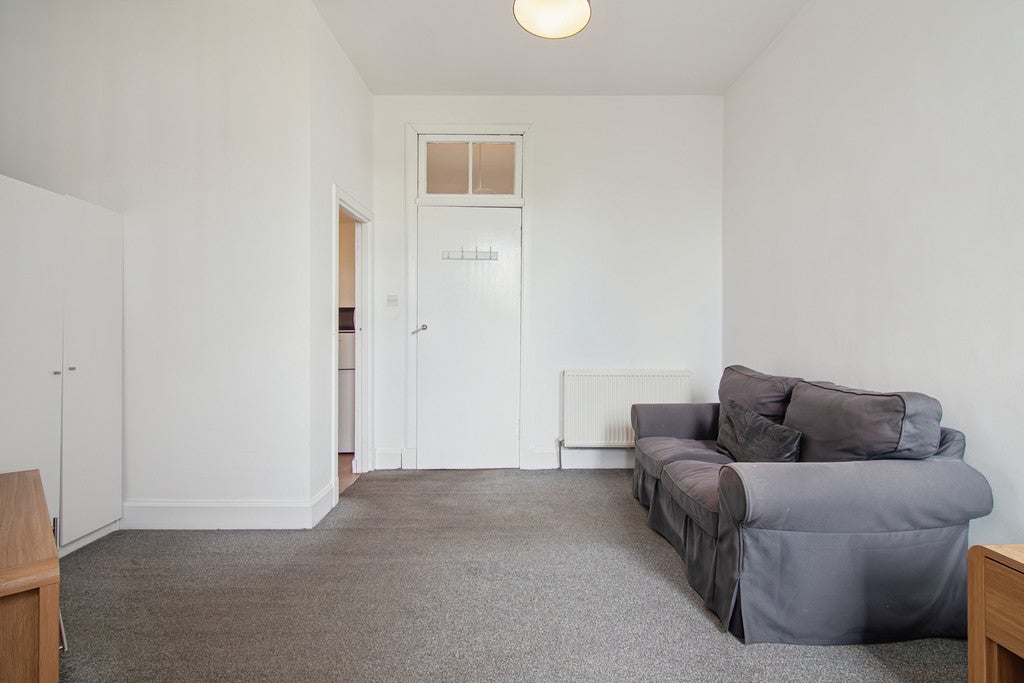 Flat Cathcart Road in Glasgow