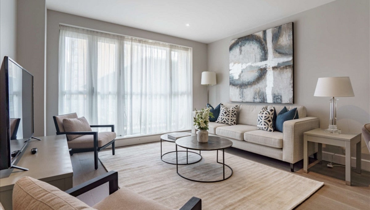 Flat Westferry Circus in Greater London