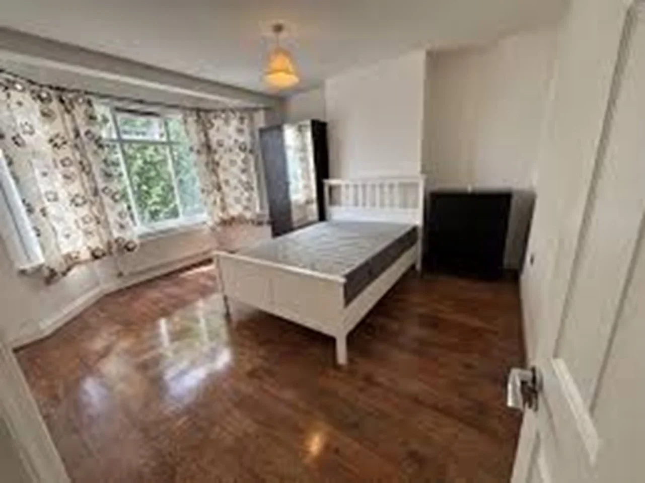 Room Corbin's Lane in Greater London