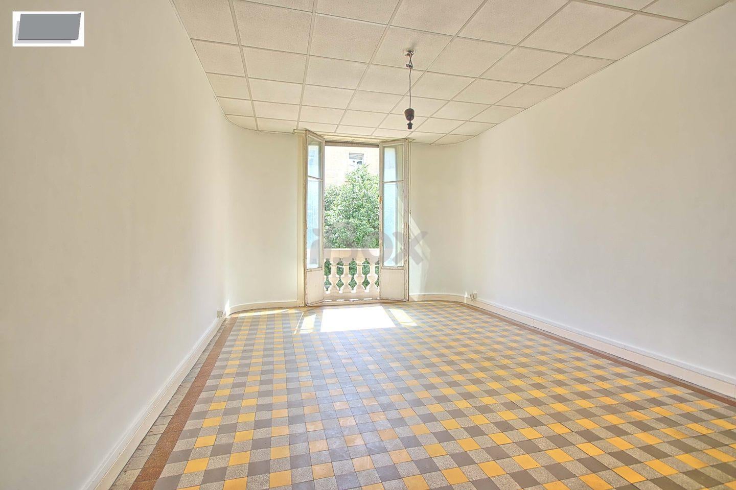Flat Avenue Jean Moulin in Toulon