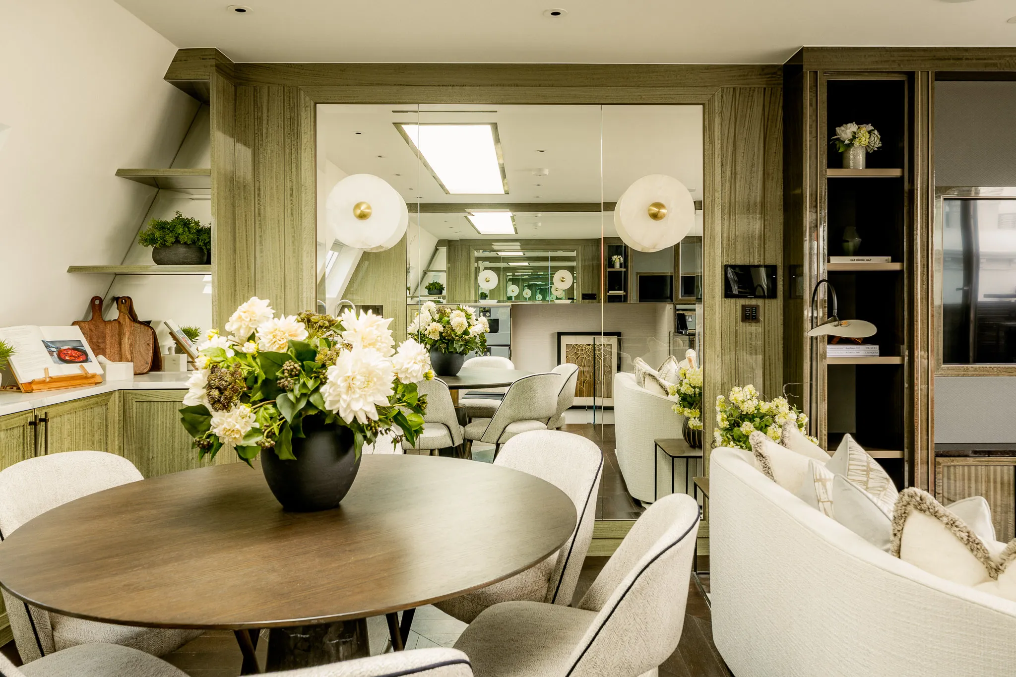 Flat Prince of Wales Terrace in Greater London