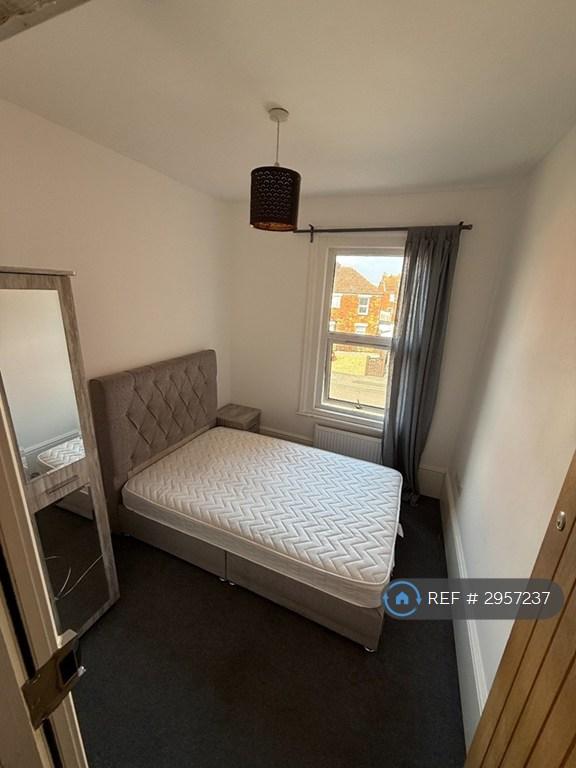 Room Dunstan Road in Burnham-on-Sea