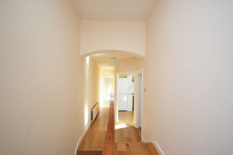 Flat Cathles Road in Greater London