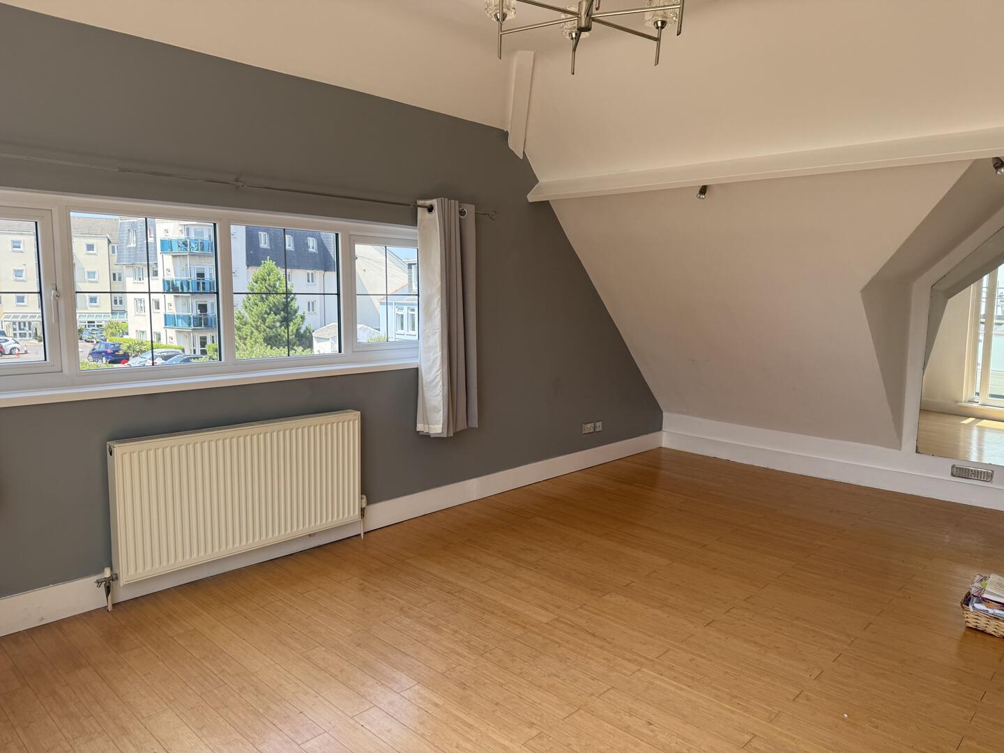 Flat Picton Avenue in Porthcawl