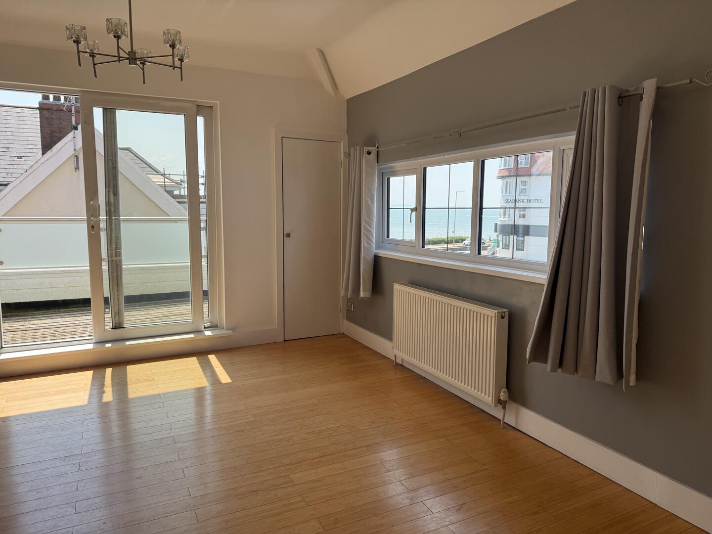 Flat Picton Avenue in Porthcawl