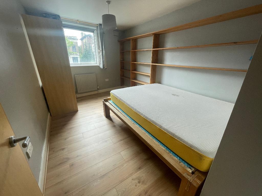Flat Uxbridge Road in Greater London