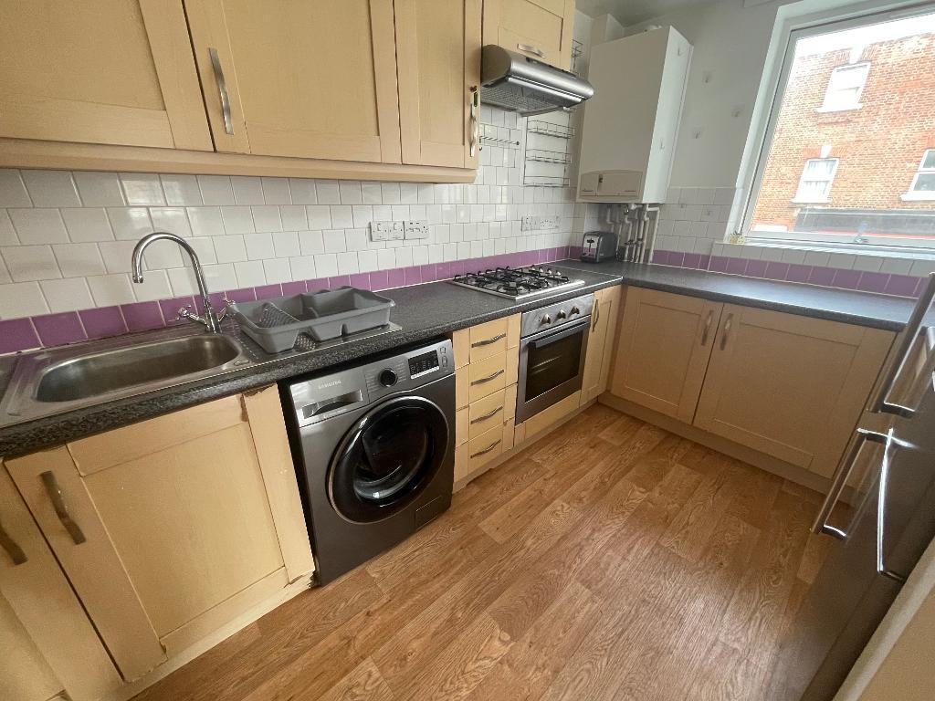 Flat Uxbridge Road in Greater London
