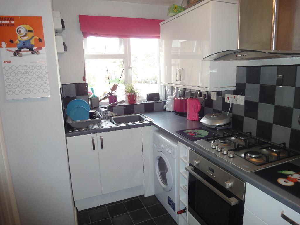 Flat Howard Close in Luton