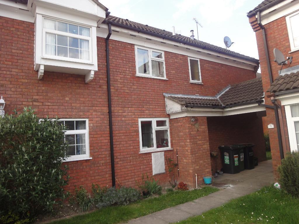 Flat Howard Close in Luton