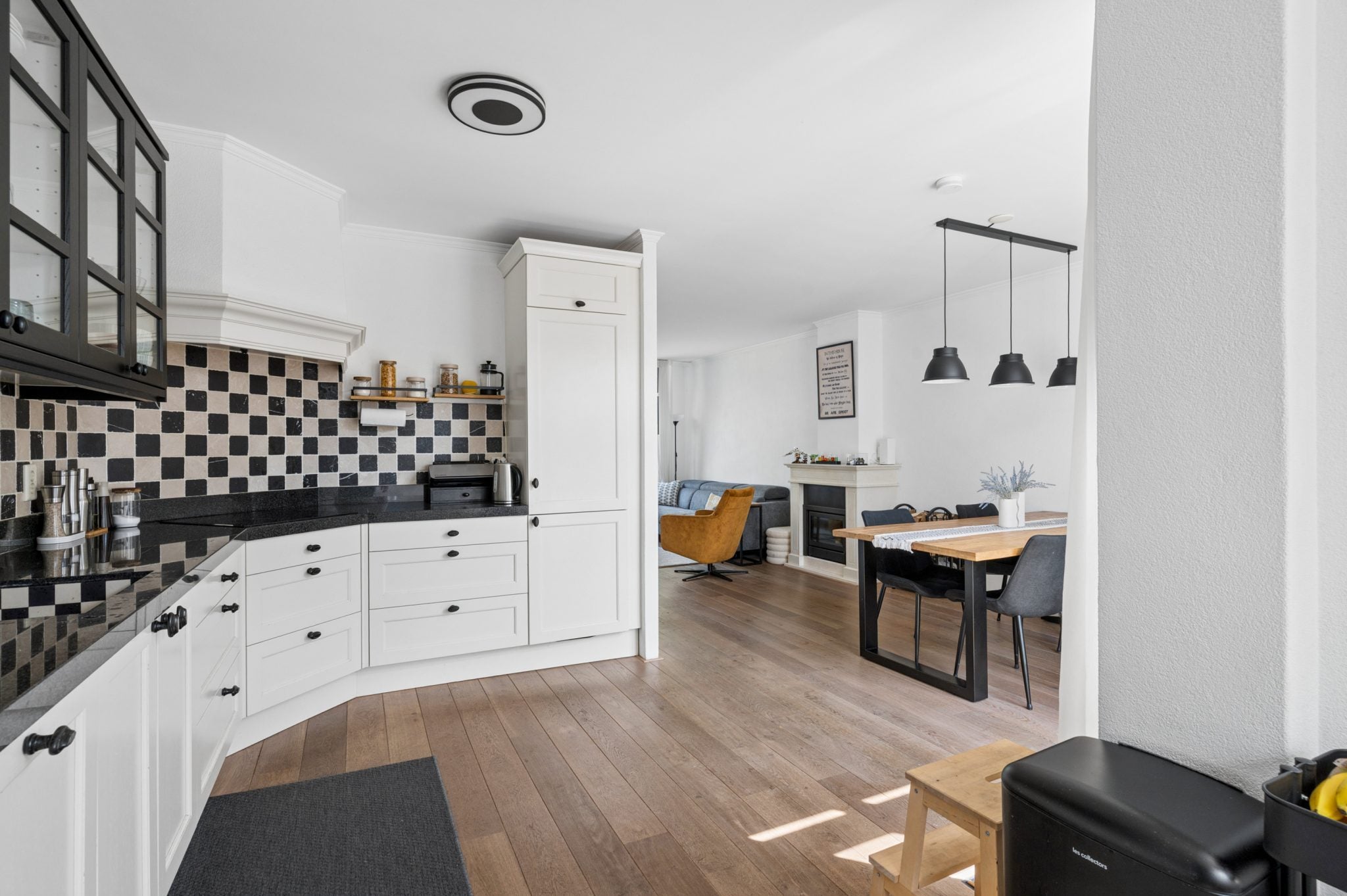 Tussenwoning te koop: Valkenhof 64, Nijkerk