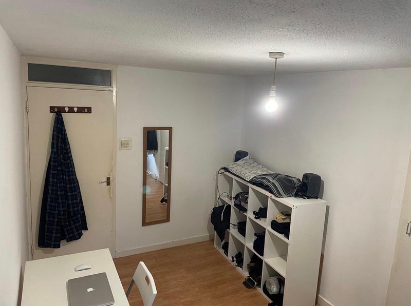 Room Ingrave Street in Greater London