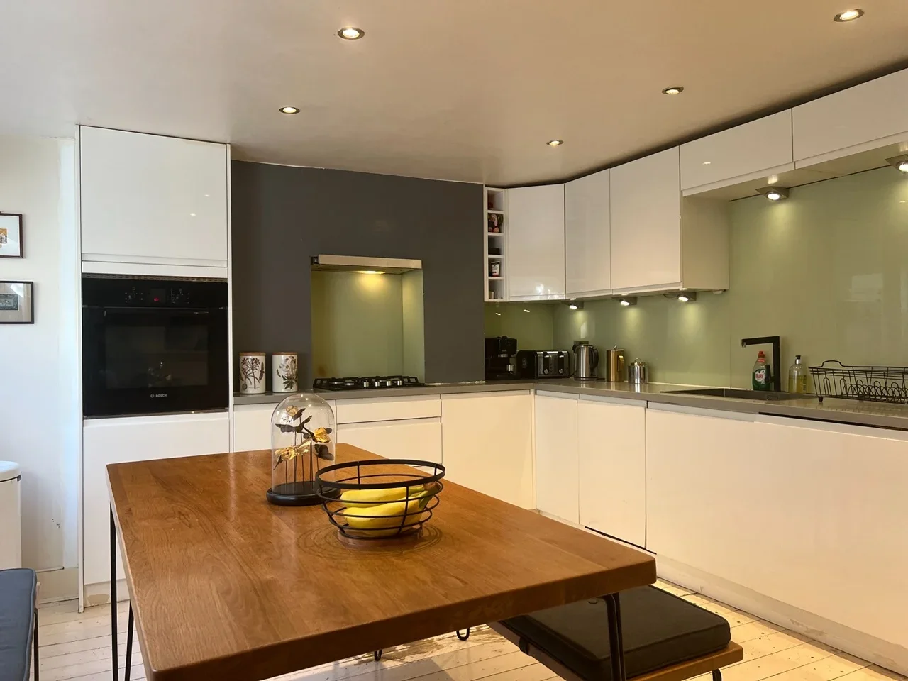 Flat Hazlebury Road in Greater London