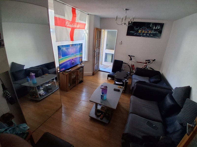 Room Wilmot Road in Greater London