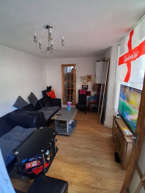 Room Wilmot Road in Greater London