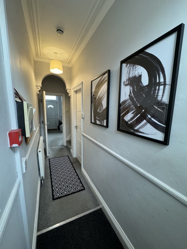 Room Graham Grove in Leeds