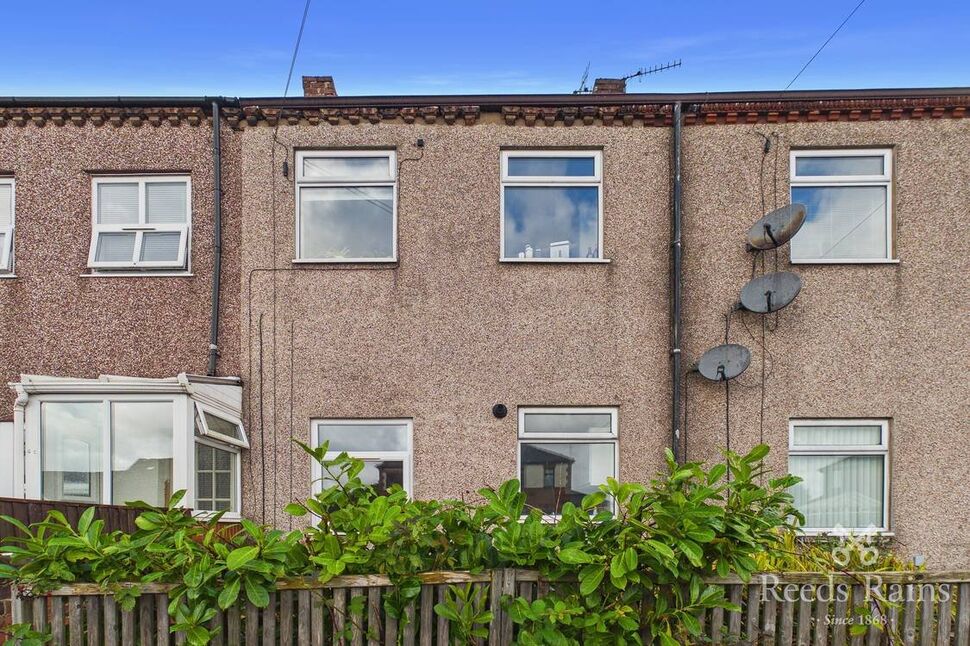 Flat Downall Green Road in Golborne