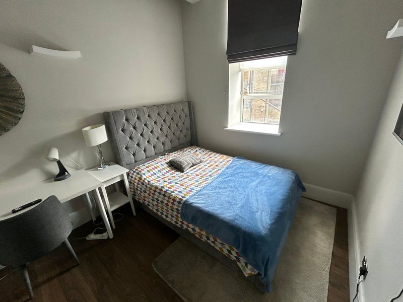 Room Dingley Road in Greater London