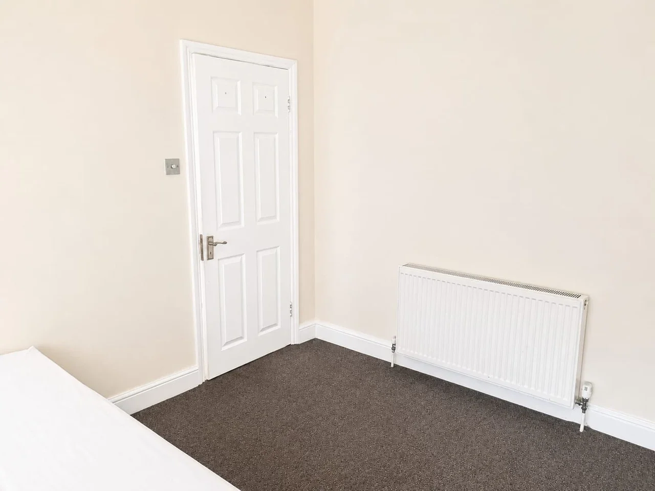Room Olive Road in Greater London
