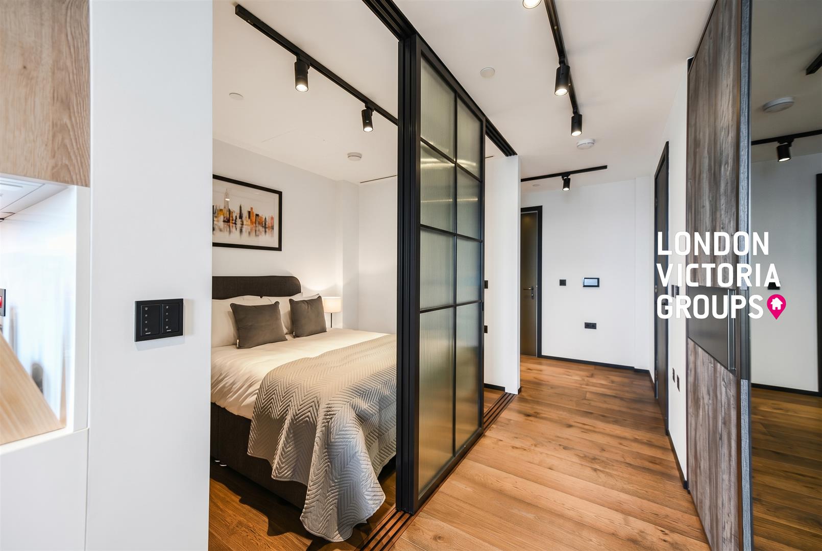 Flat Hewett Street in Greater London