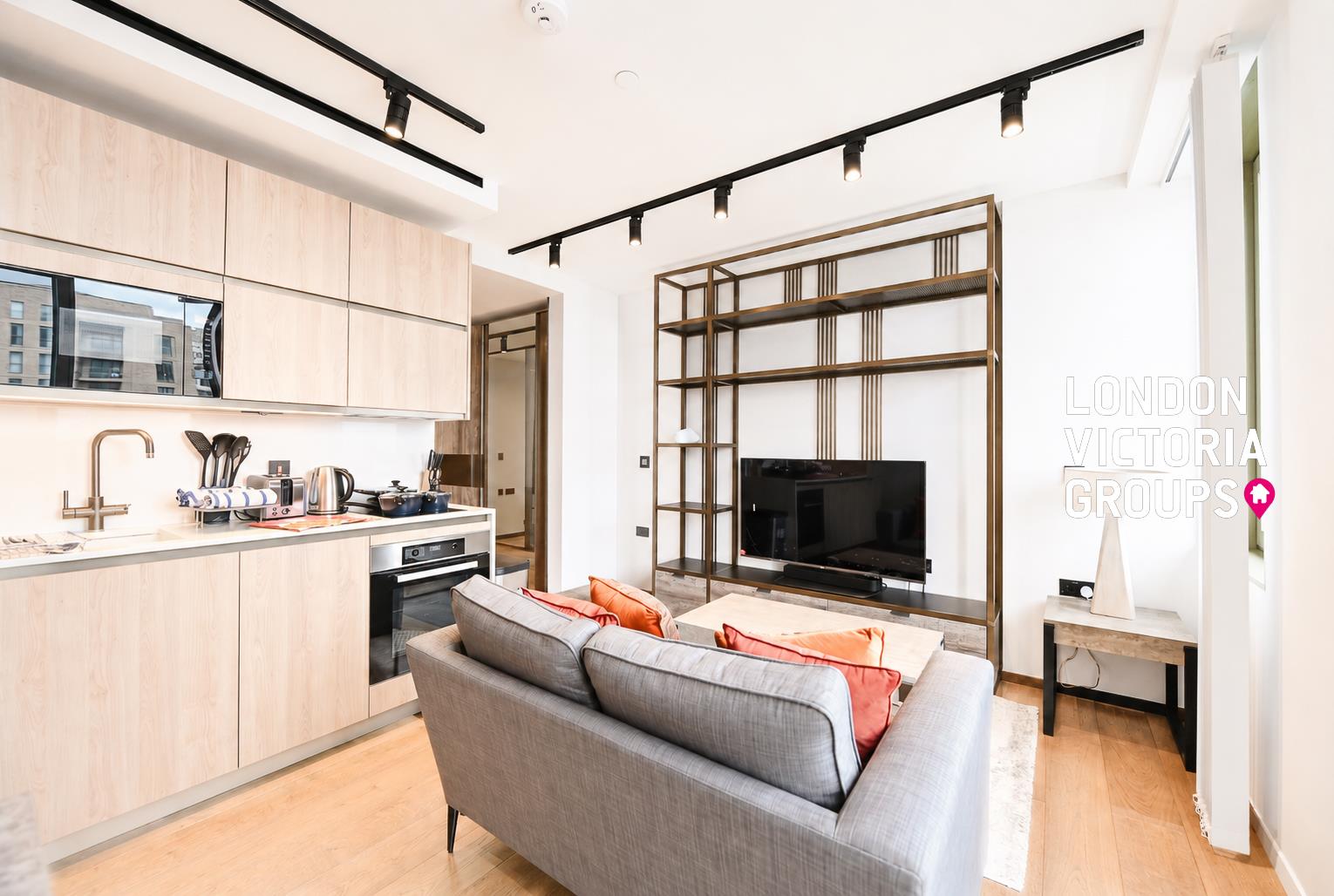 Flat Hewett Street in Greater London