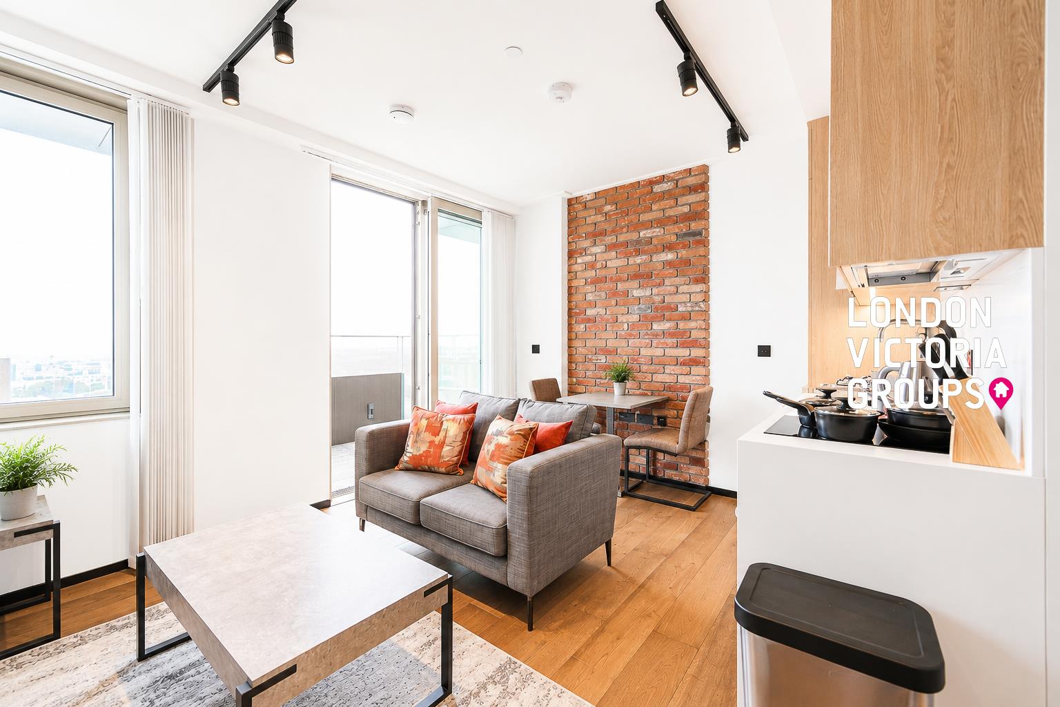 Flat Hewett Street in Greater London