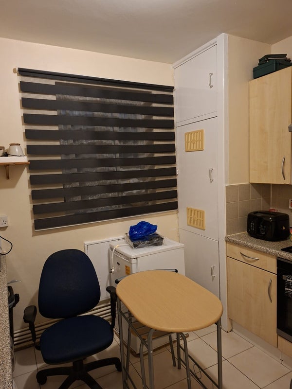 Room Bowen Drive in Greater London