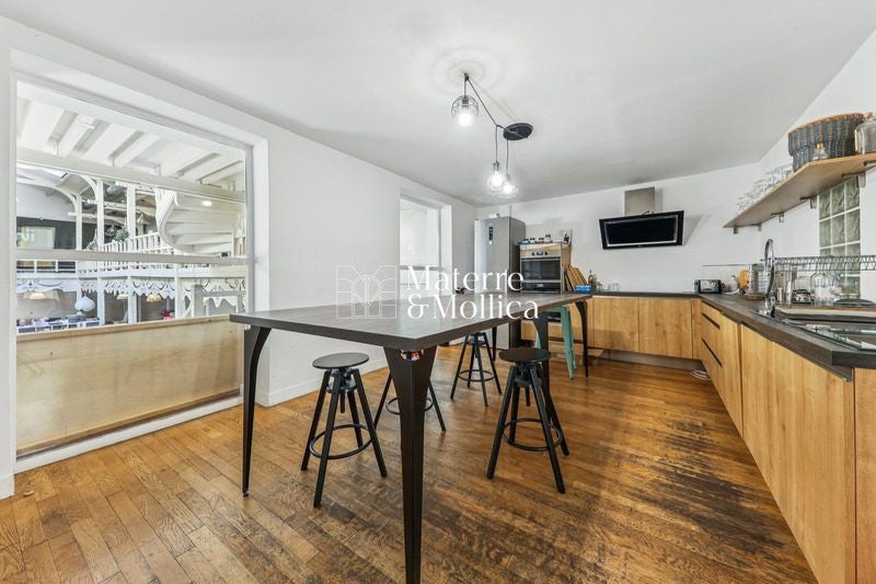 Appartement Rue du Faubourg Saint-Martin à Paris