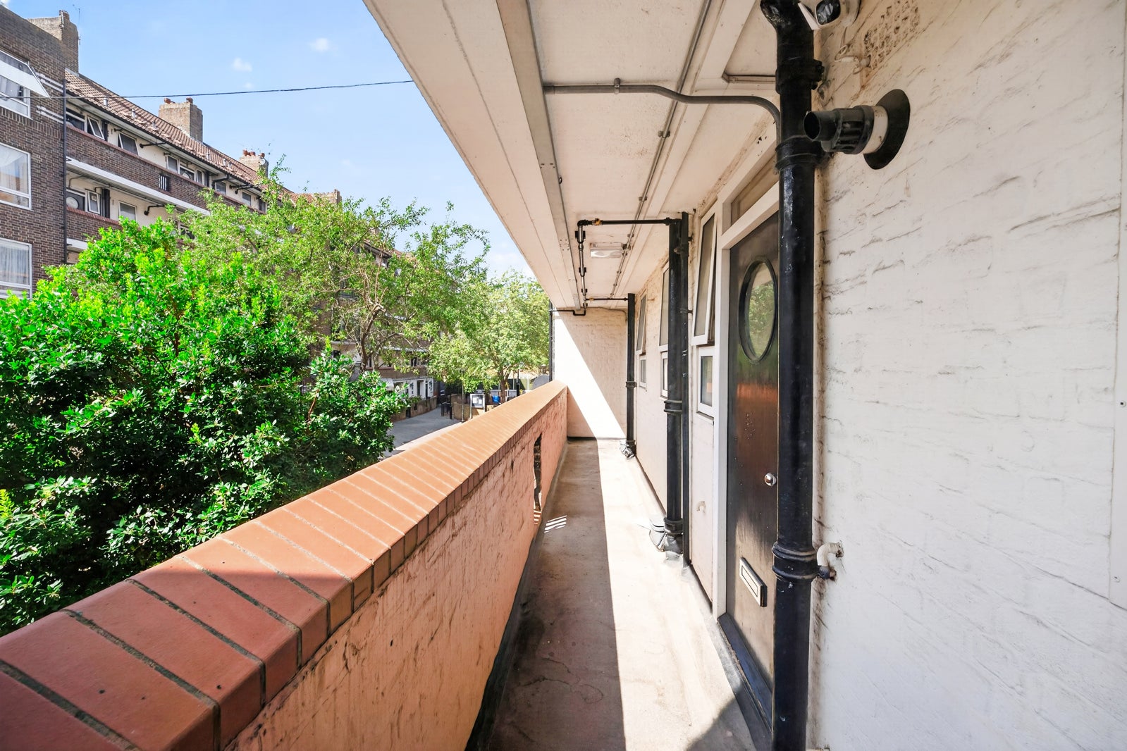 Flat Morecambe Street in Greater London