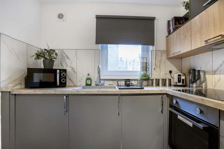 Flat Albert Street in City of Edinburgh