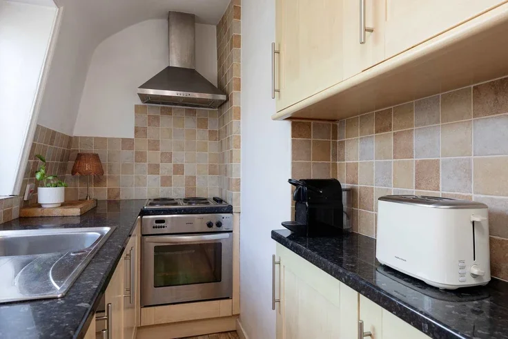 Flat Gloucester Terrace in City of Westminster