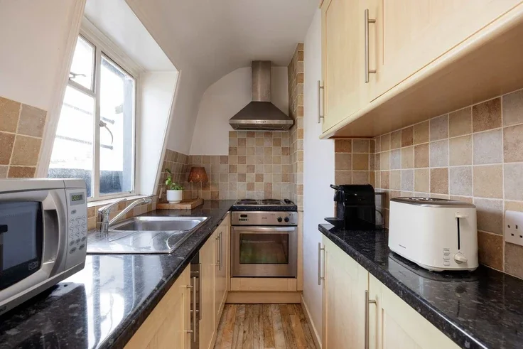 Flat Gloucester Terrace in City of Westminster