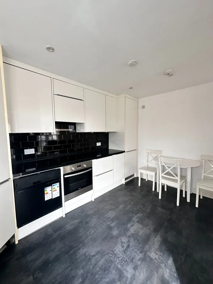 Flat Rubens Place in Greater London