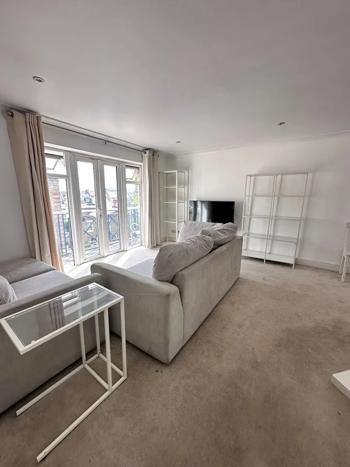 Flat Rubens Place in Greater London