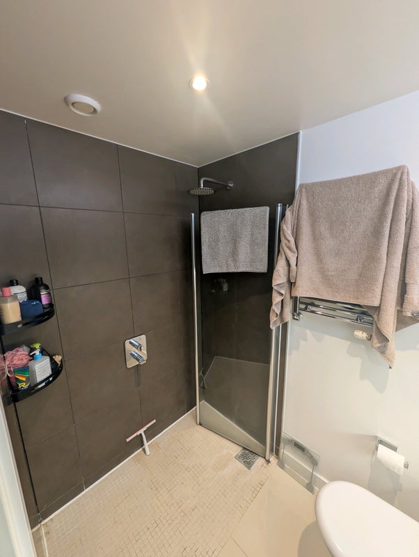 Room Honour Lea Avenue in Greater London