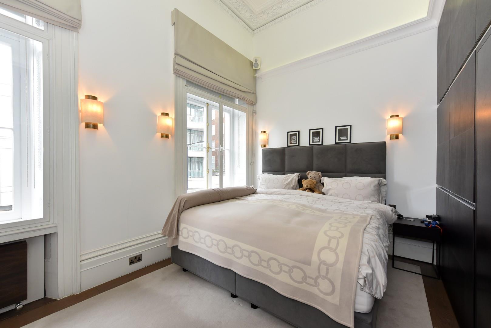 Flat Park Lane in London
