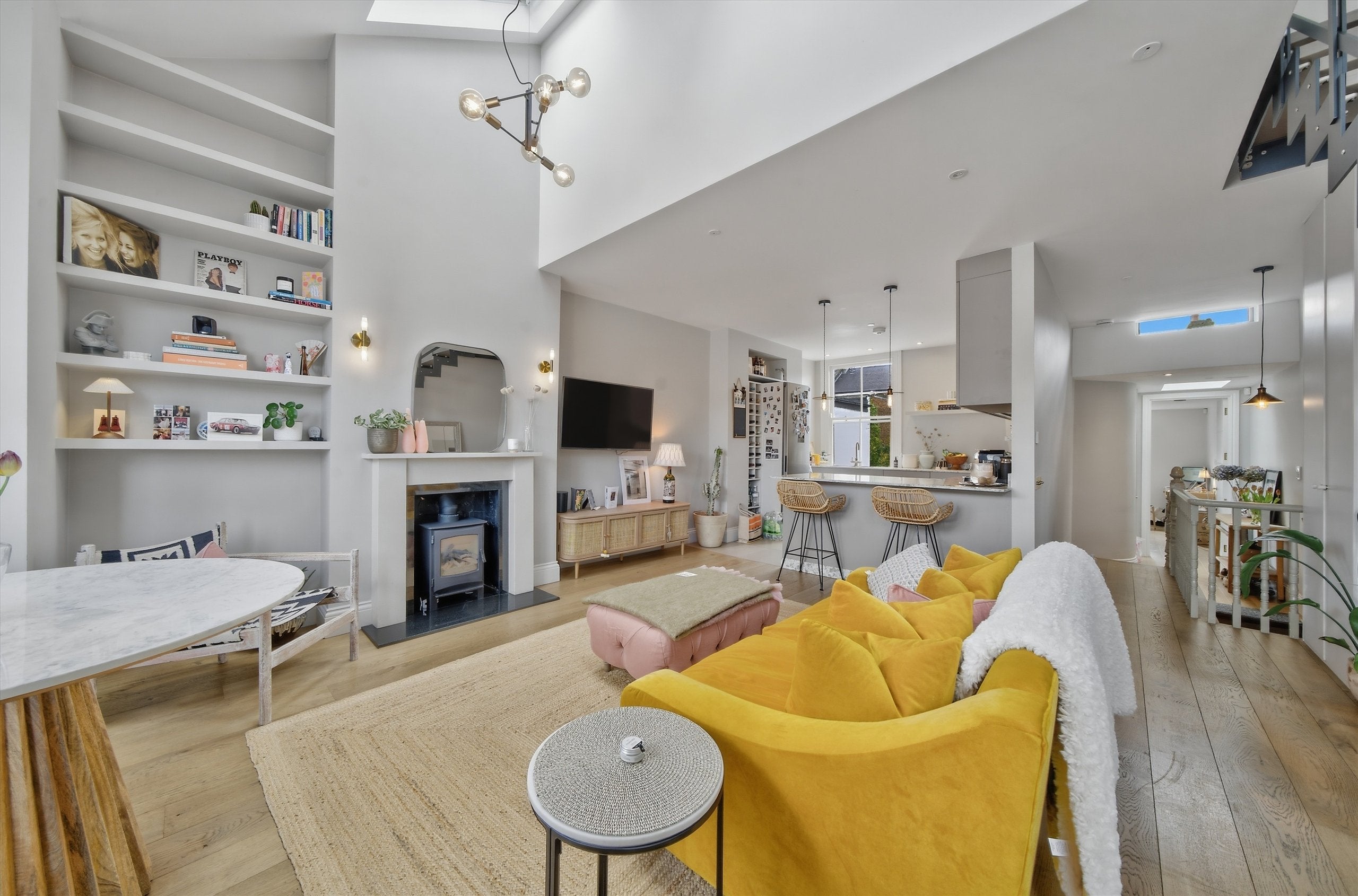 Flat Burns Road in Greater London